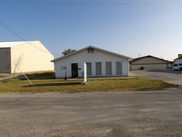 120 S Commercial Street Property Photo 3
