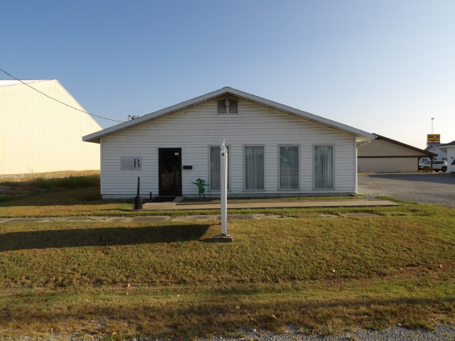120 S Commercial Street Property Photo 4