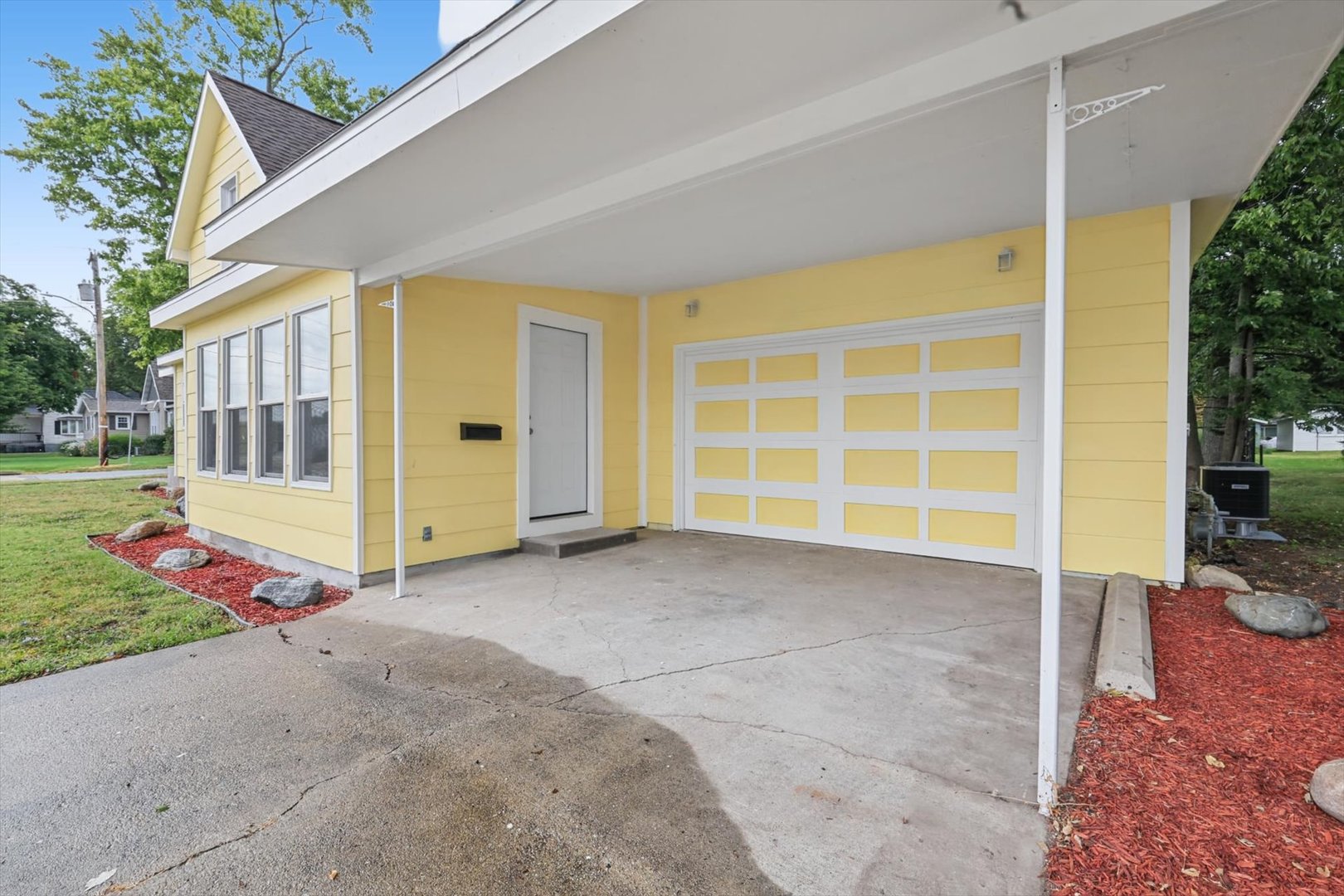 705 S Court Street Property Photo 6