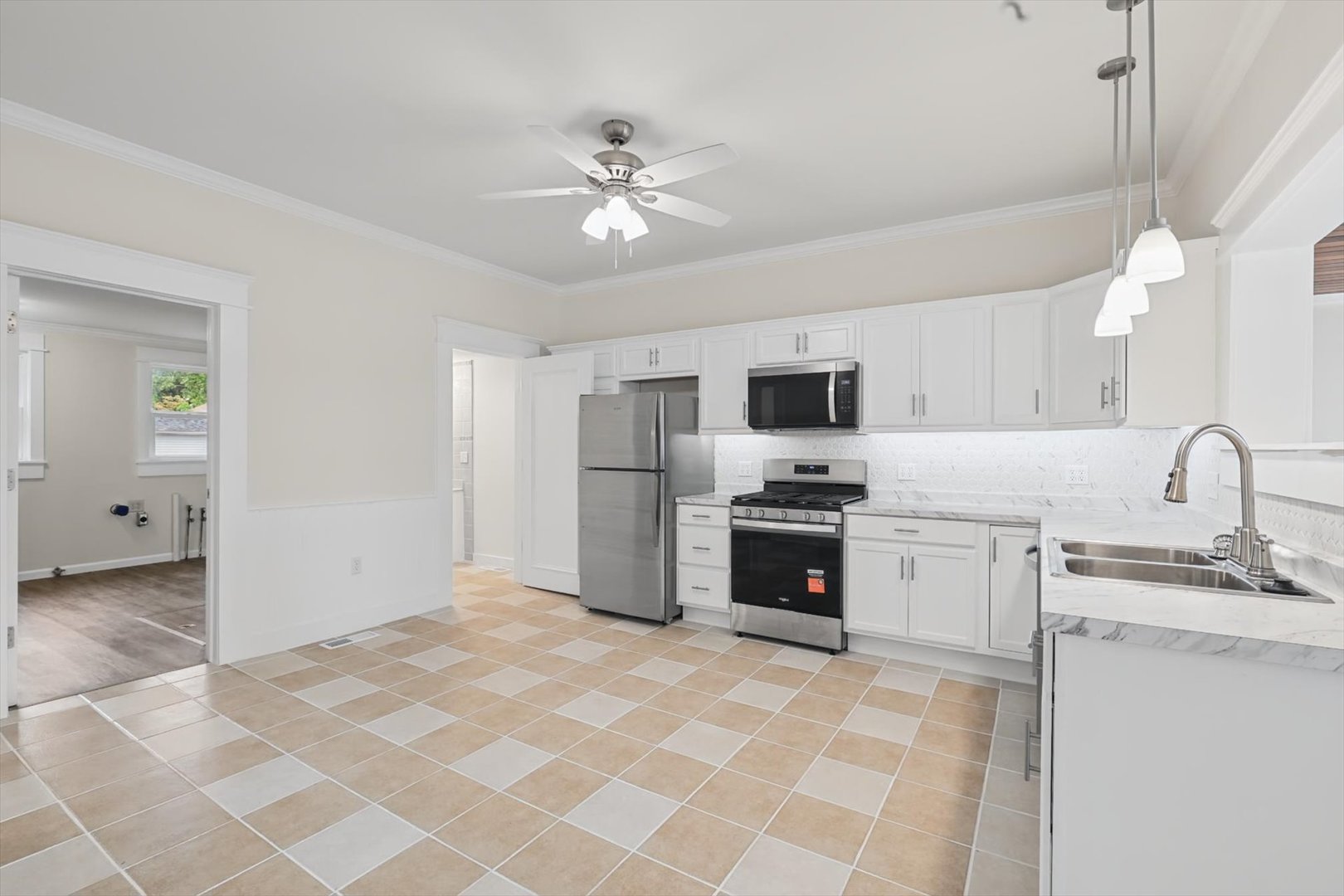705 S Court Street Property Photo 16