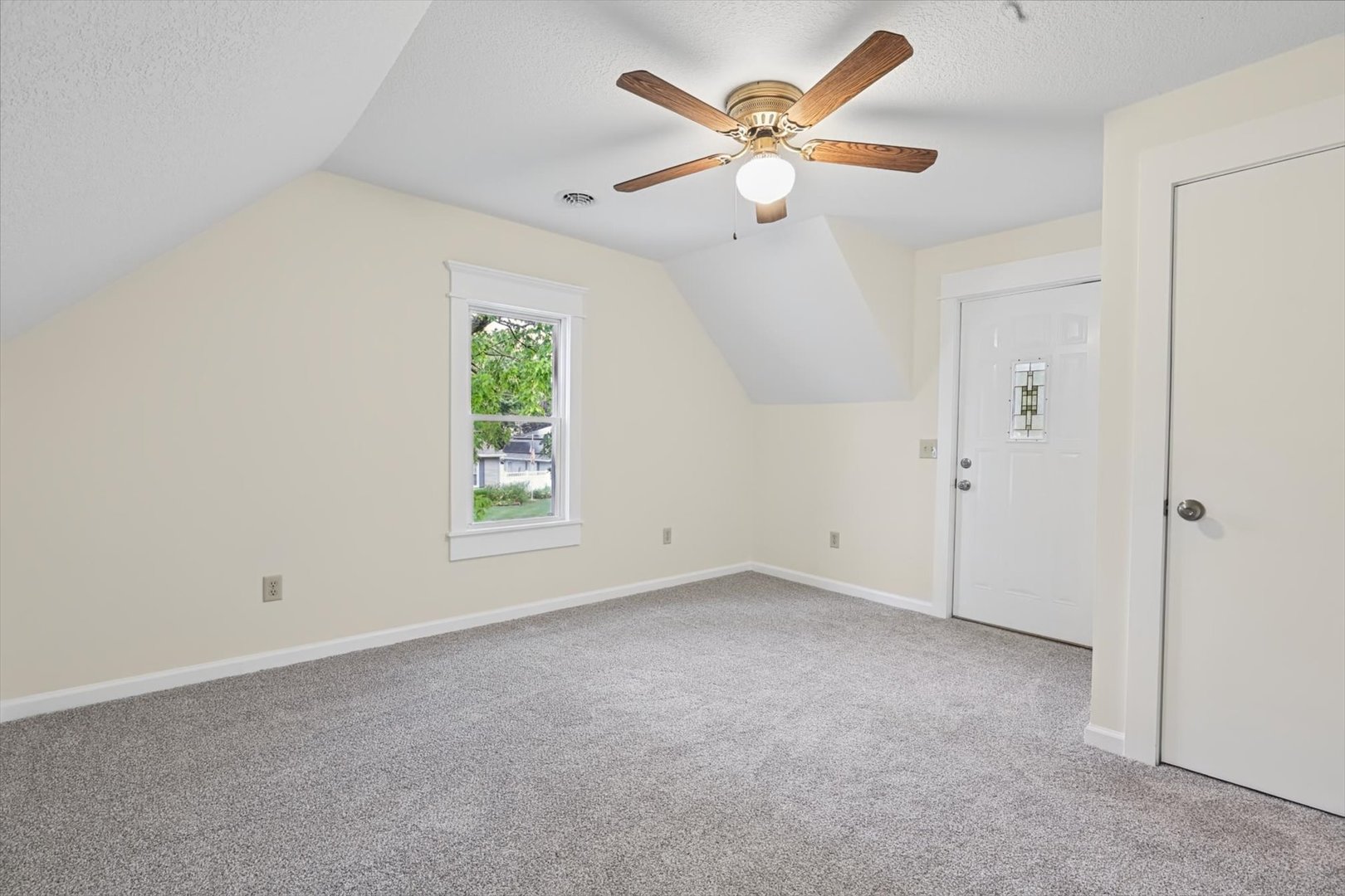 705 S Court Street Property Photo 25