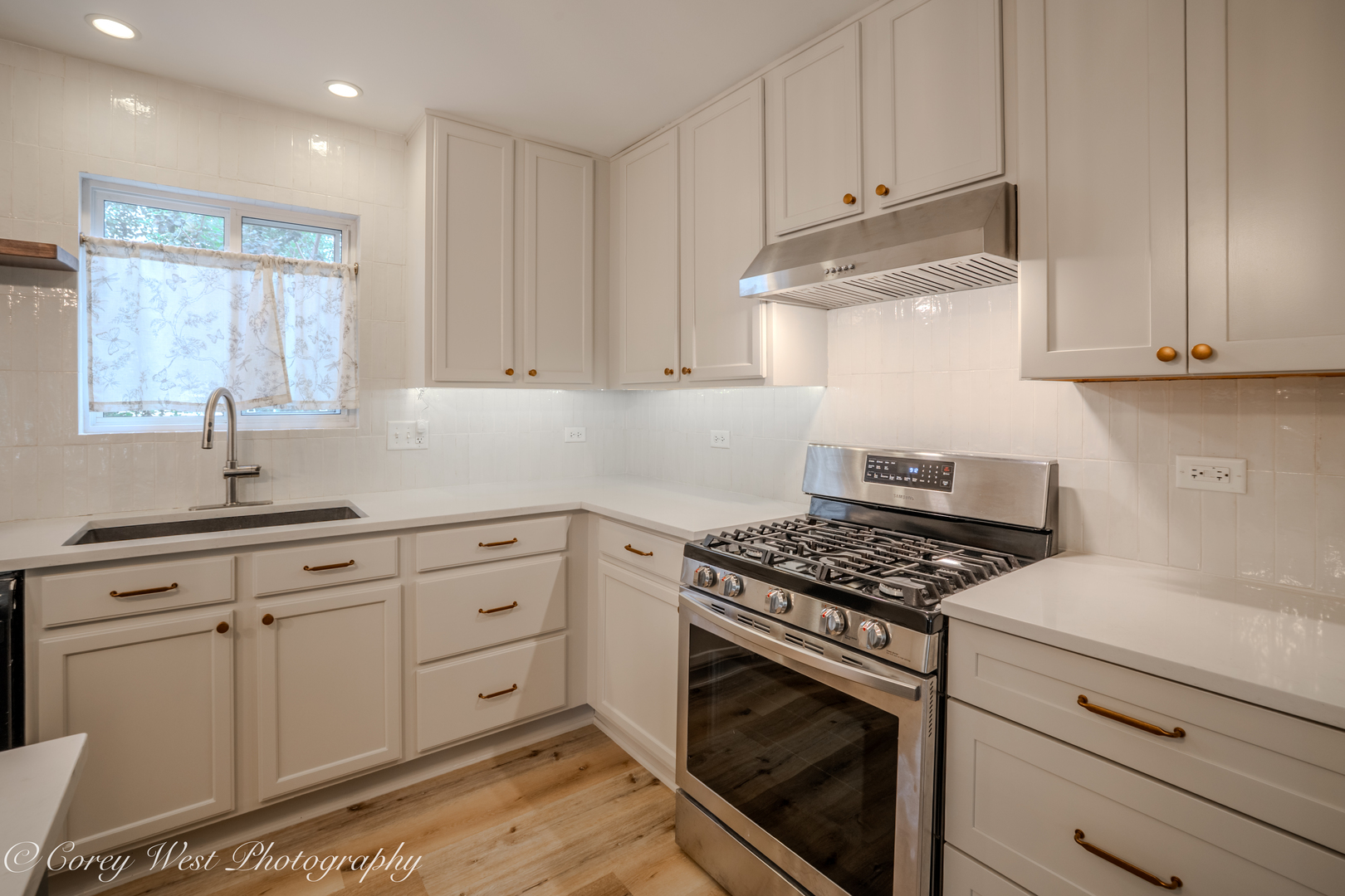 1140 Berry Street Property Photo 13