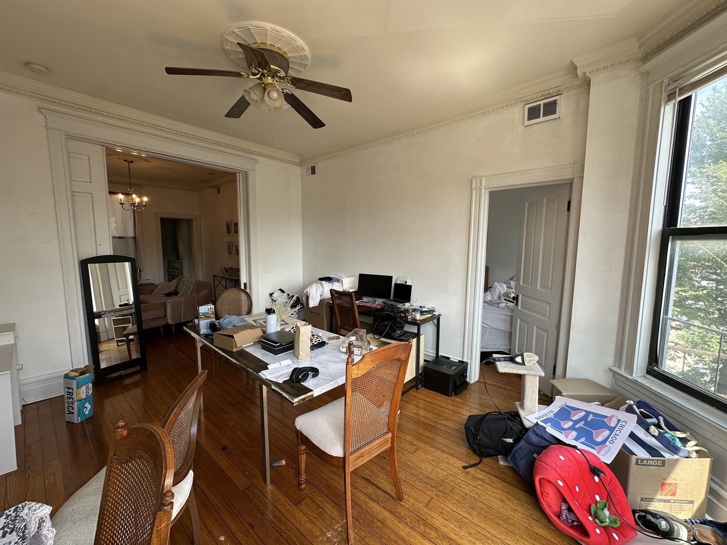 1020 W Belmont Avenue Property Photo 9