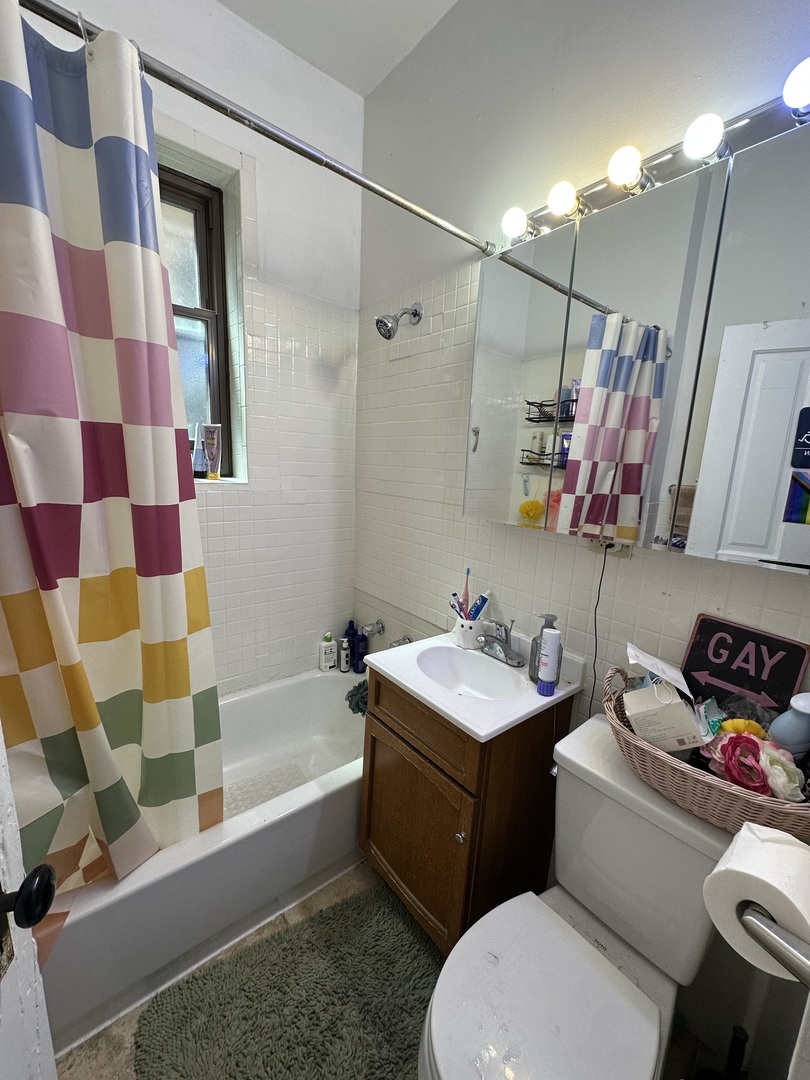 1020 W Belmont Avenue Property Photo 10