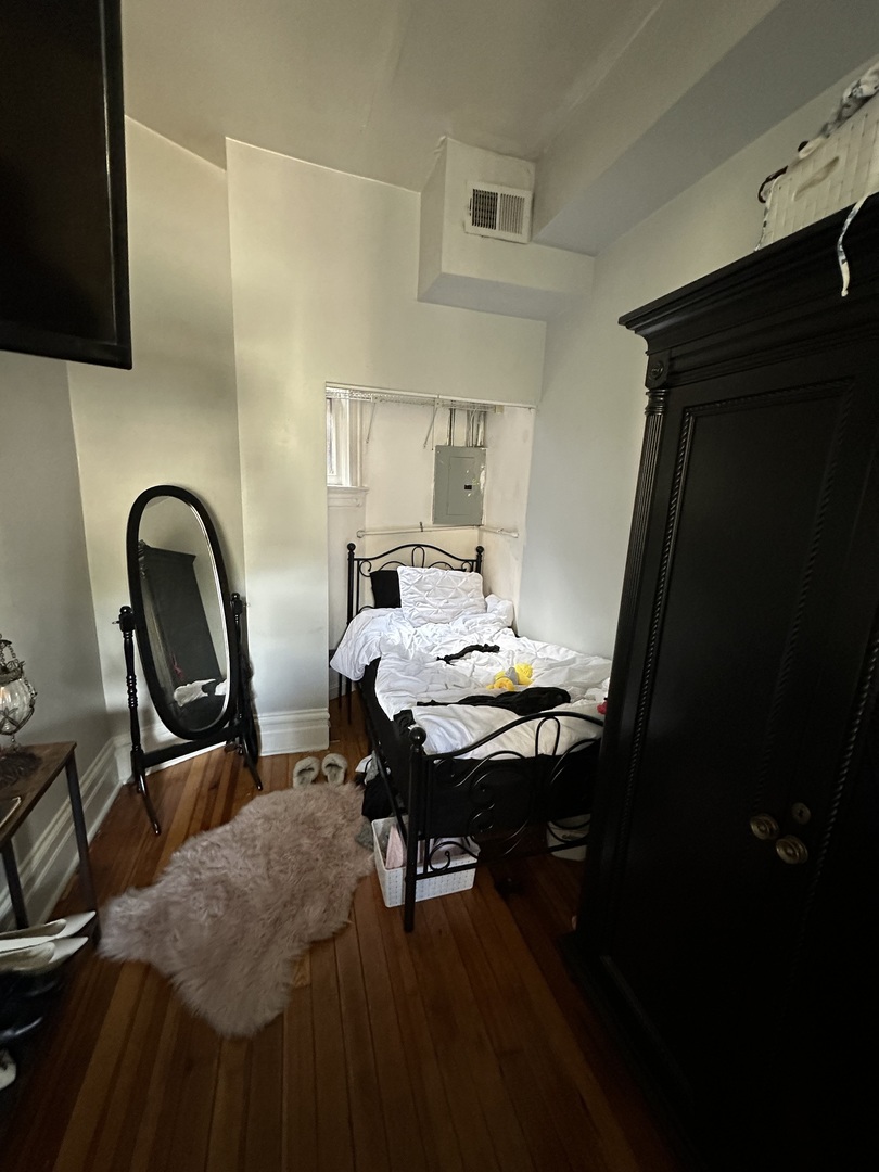 1020 W Belmont Avenue Property Photo 11