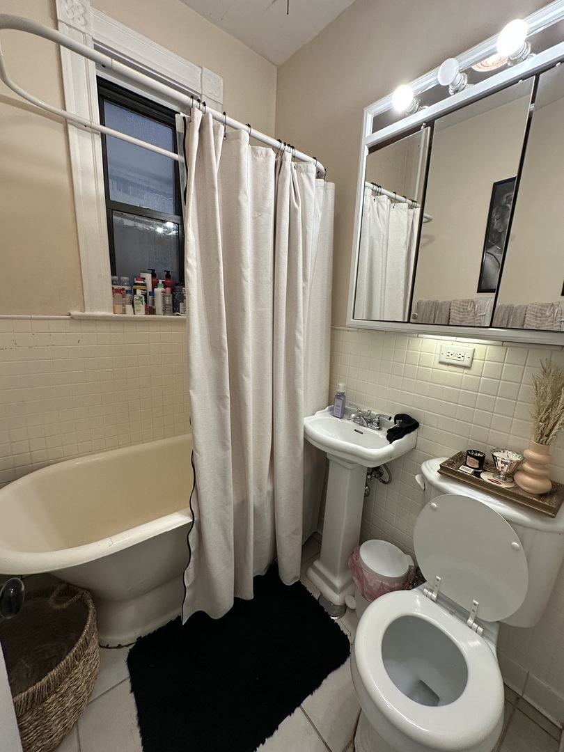 1020 W Belmont Avenue Property Photo 15