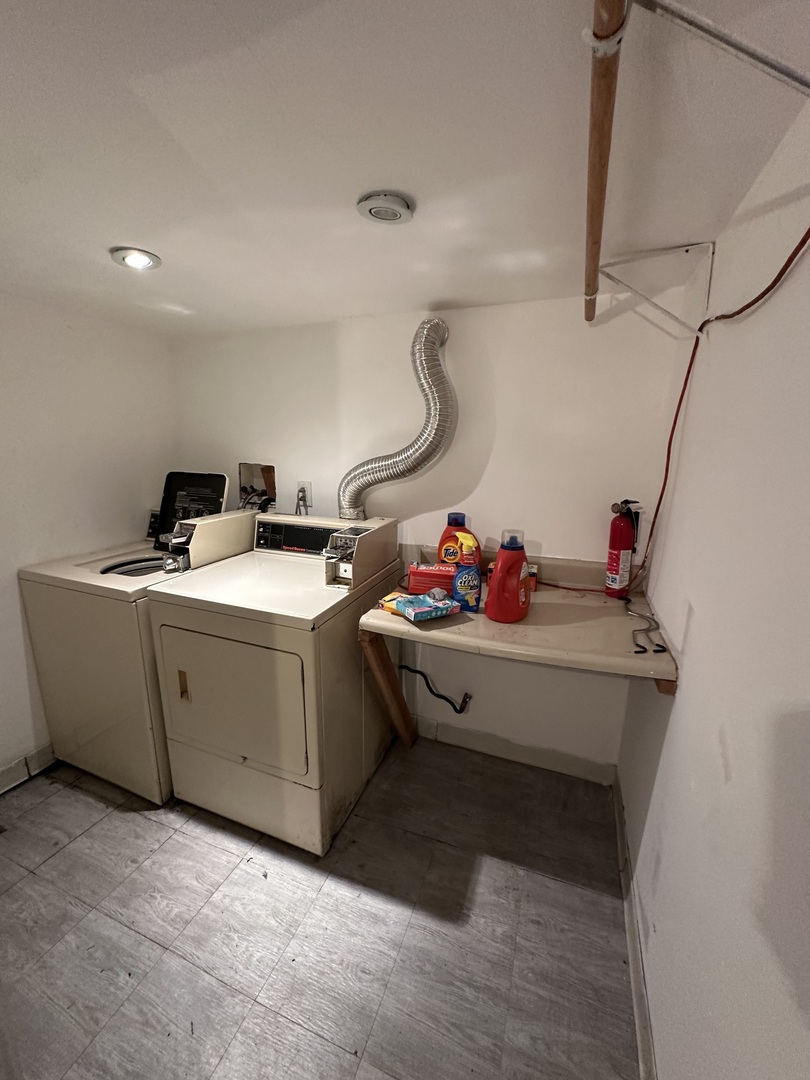 1020 W Belmont Avenue Property Photo 16