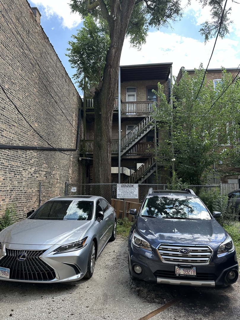 1020 W Belmont Avenue Property Photo 17