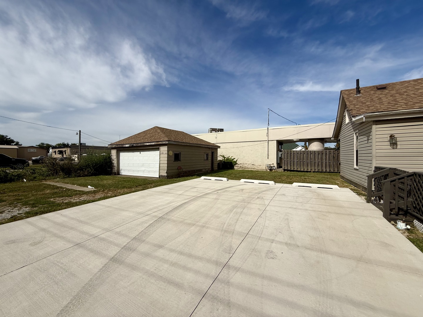 154 E Third Street Property Photo 5