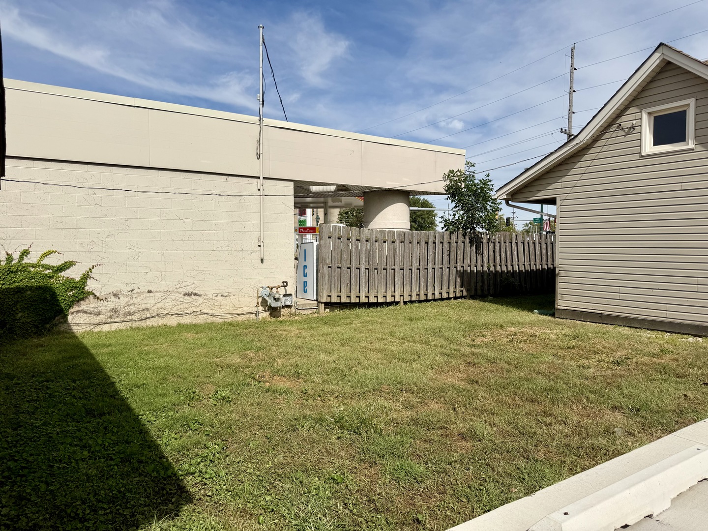 154 E Third Street Property Photo 8