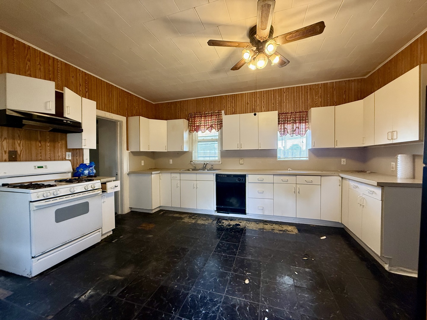 154 E Third Street Property Photo 12
