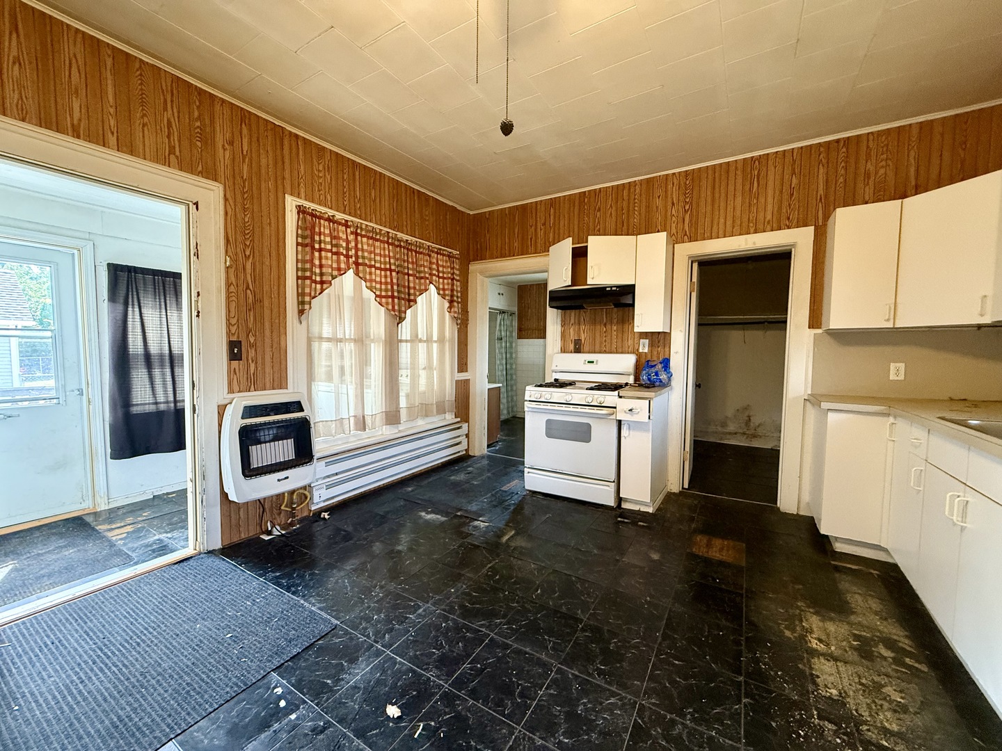 154 E Third Street Property Photo 13