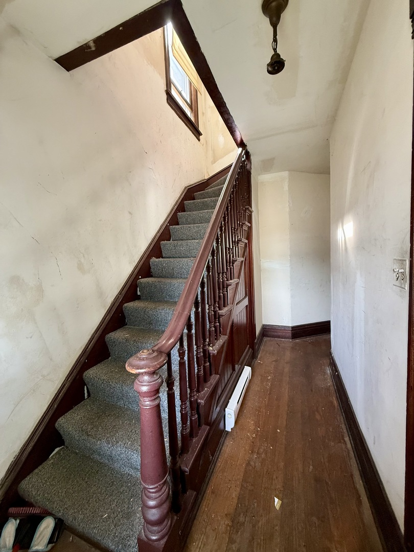 154 E Third Street Property Photo 18
