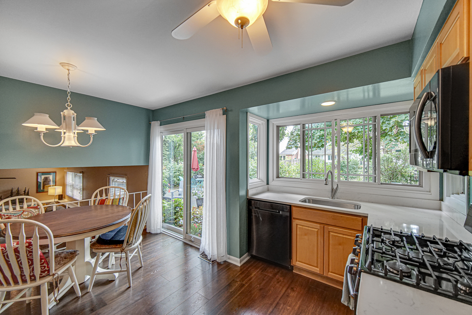 1061 185th Place Property Photo 6