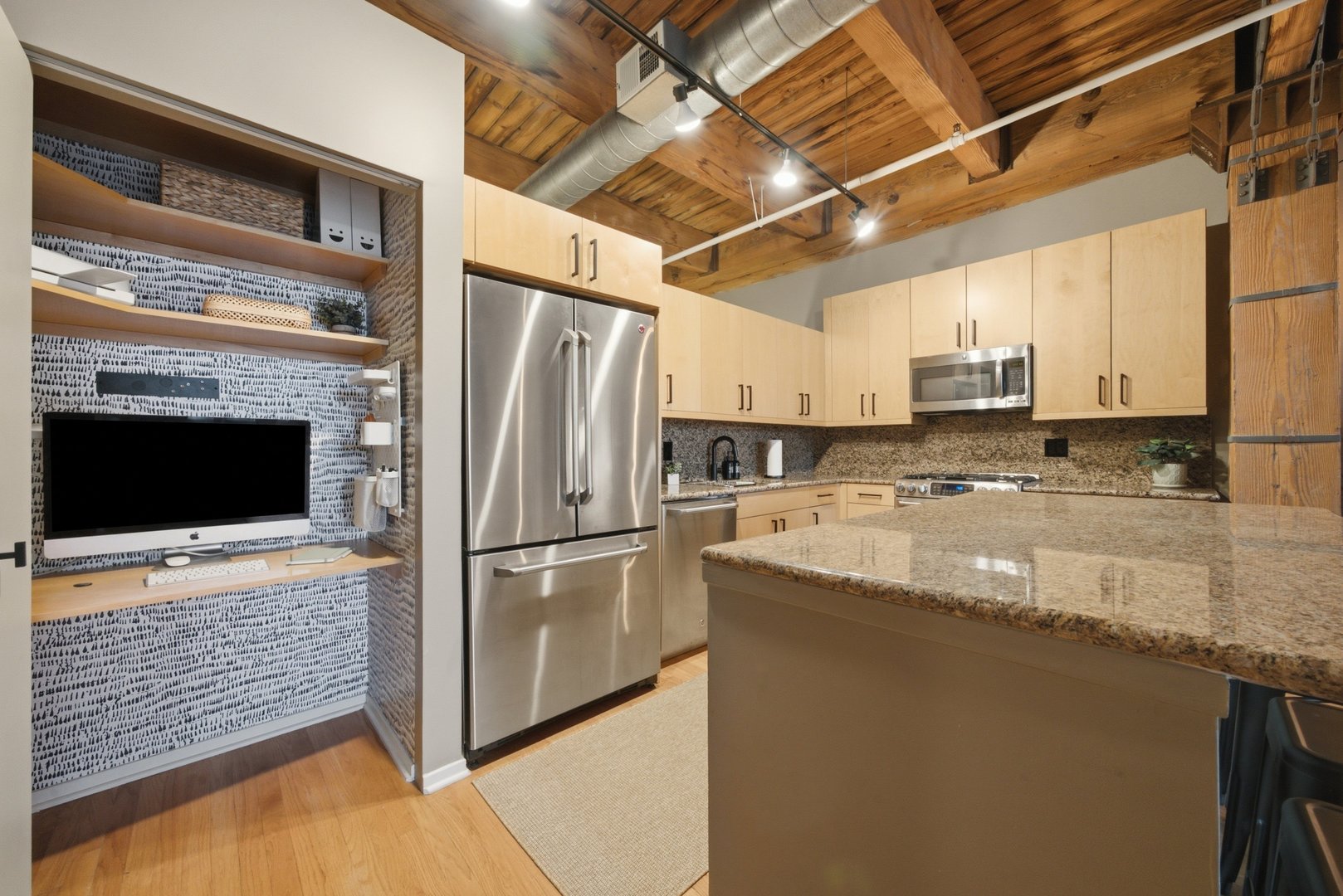 375 W Erie Street 412 Property Photo 7
