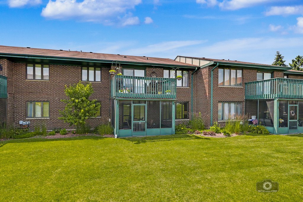 11657 S Matterhorn Circle 102 Property Photo 3