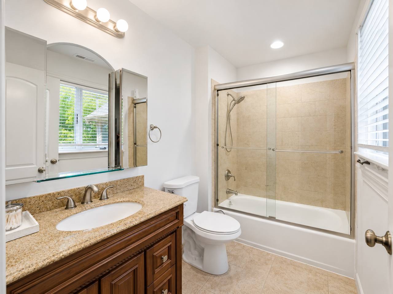 26792 W Lakeview Drive Property Photo 12