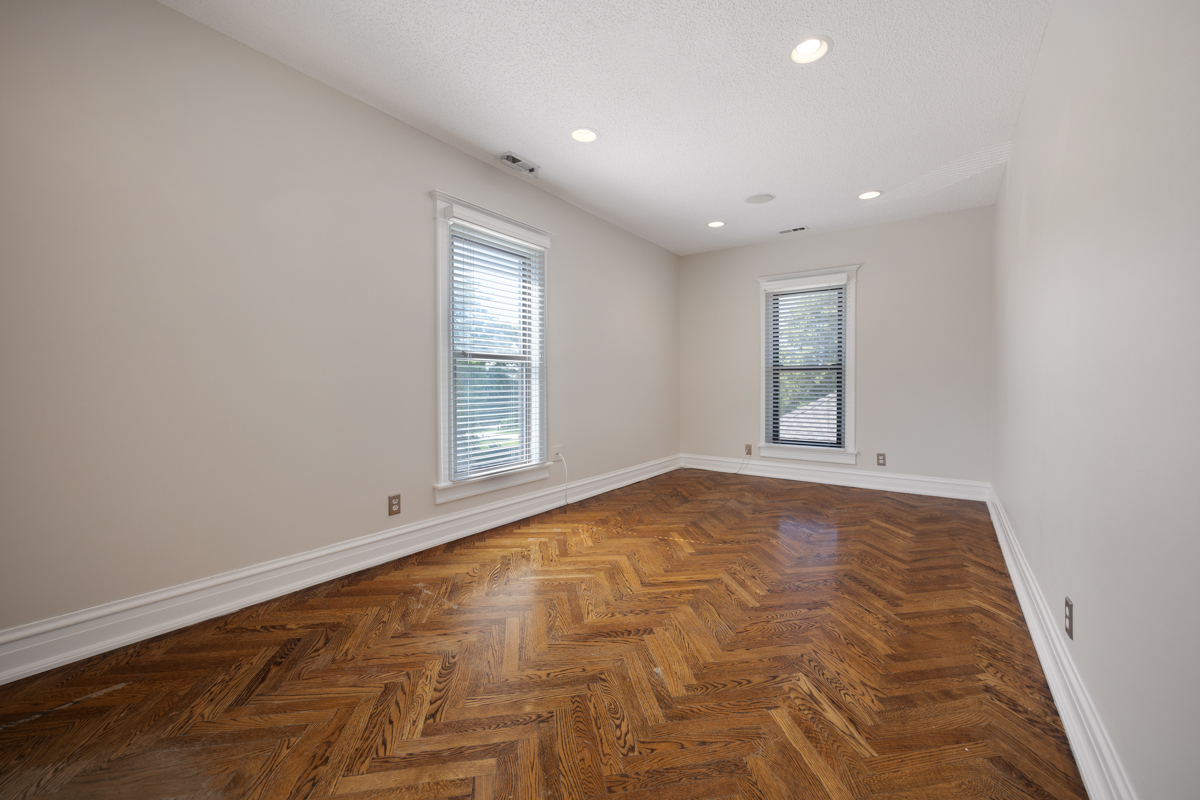 121 N Washington Street Property Photo 10