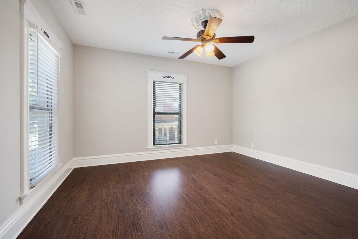 121 N Washington Street Property Photo 18