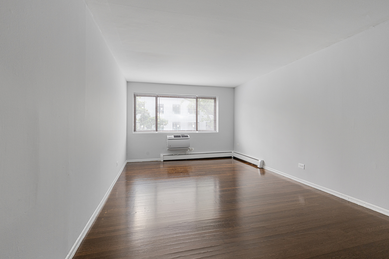 6029 N Winthrop Avenue 303 Property Photo 2