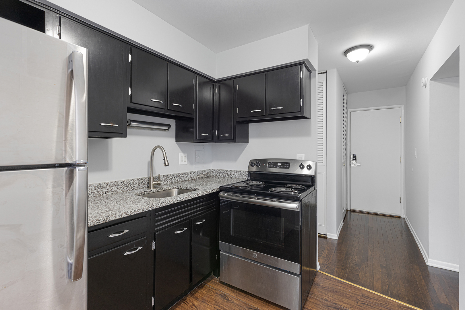 6029 N Winthrop Avenue 303 Property Photo 4
