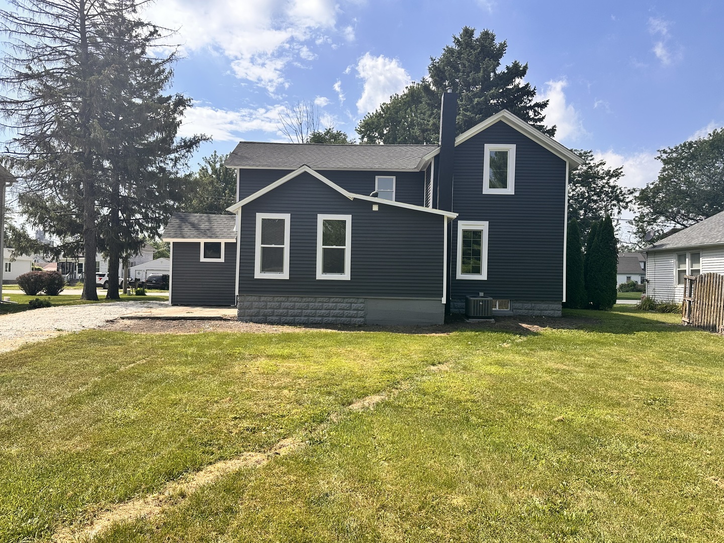 323 N Main Street Property Photo 5