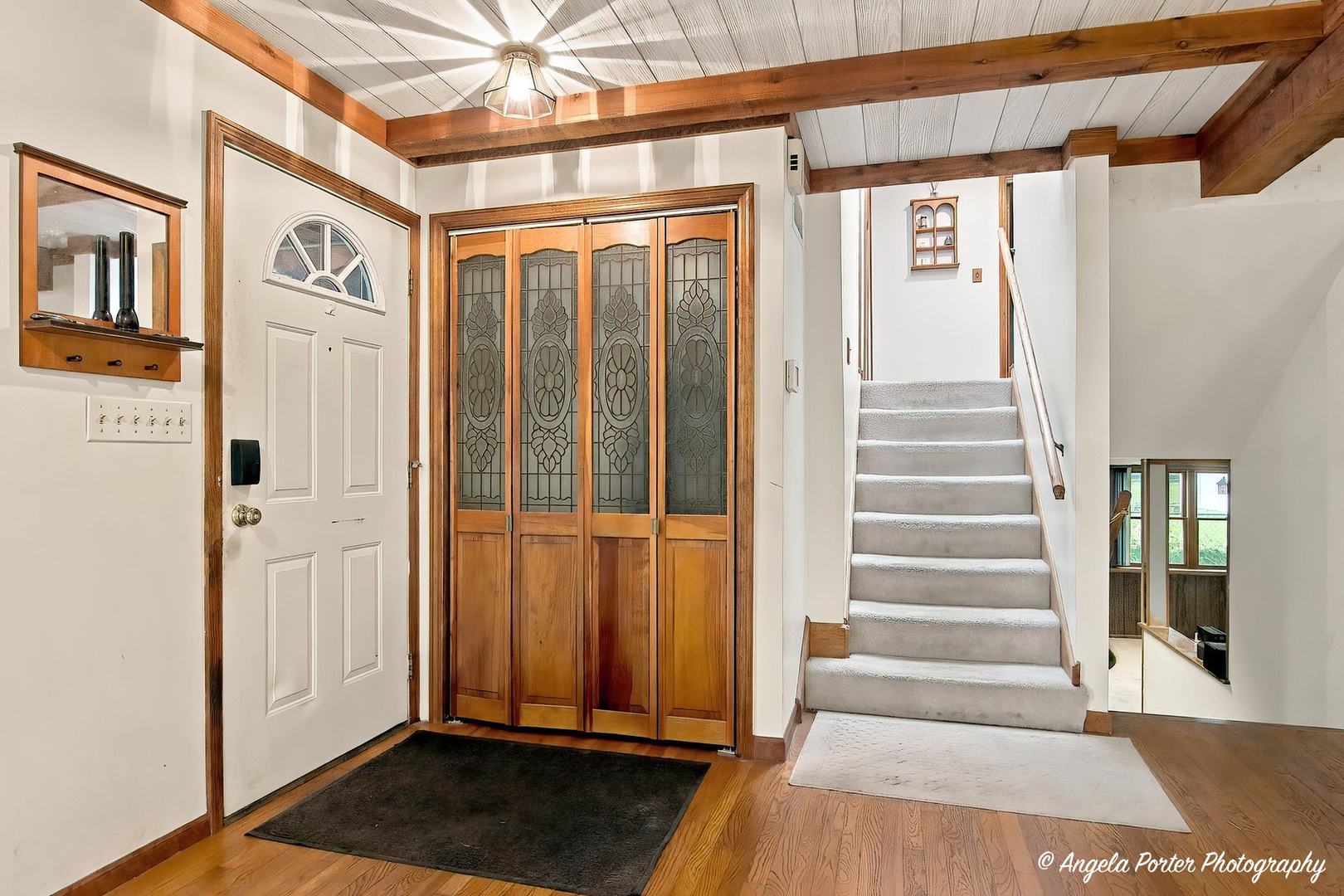 1823 Hazelwood Drive Property Photo 2