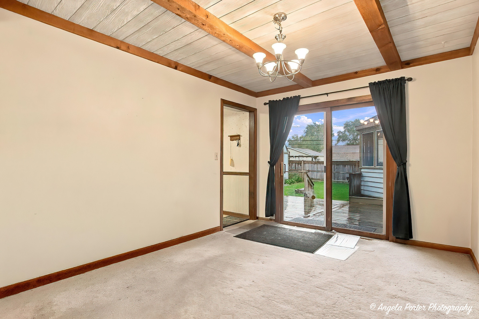 1823 Hazelwood Drive Property Photo 6