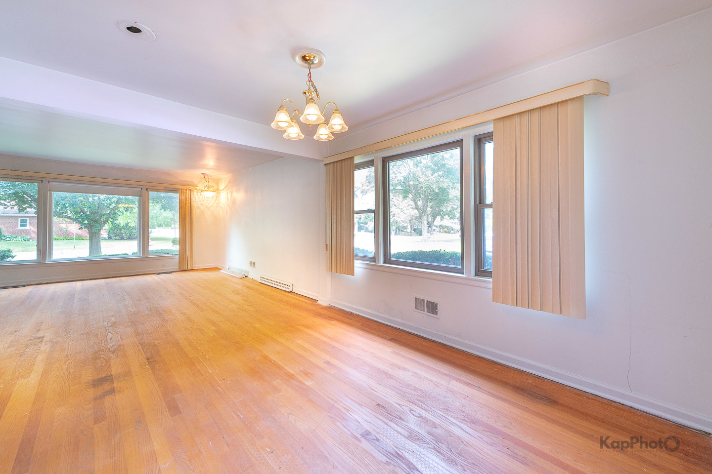 6557 N Christiana Avenue Property Photo 7