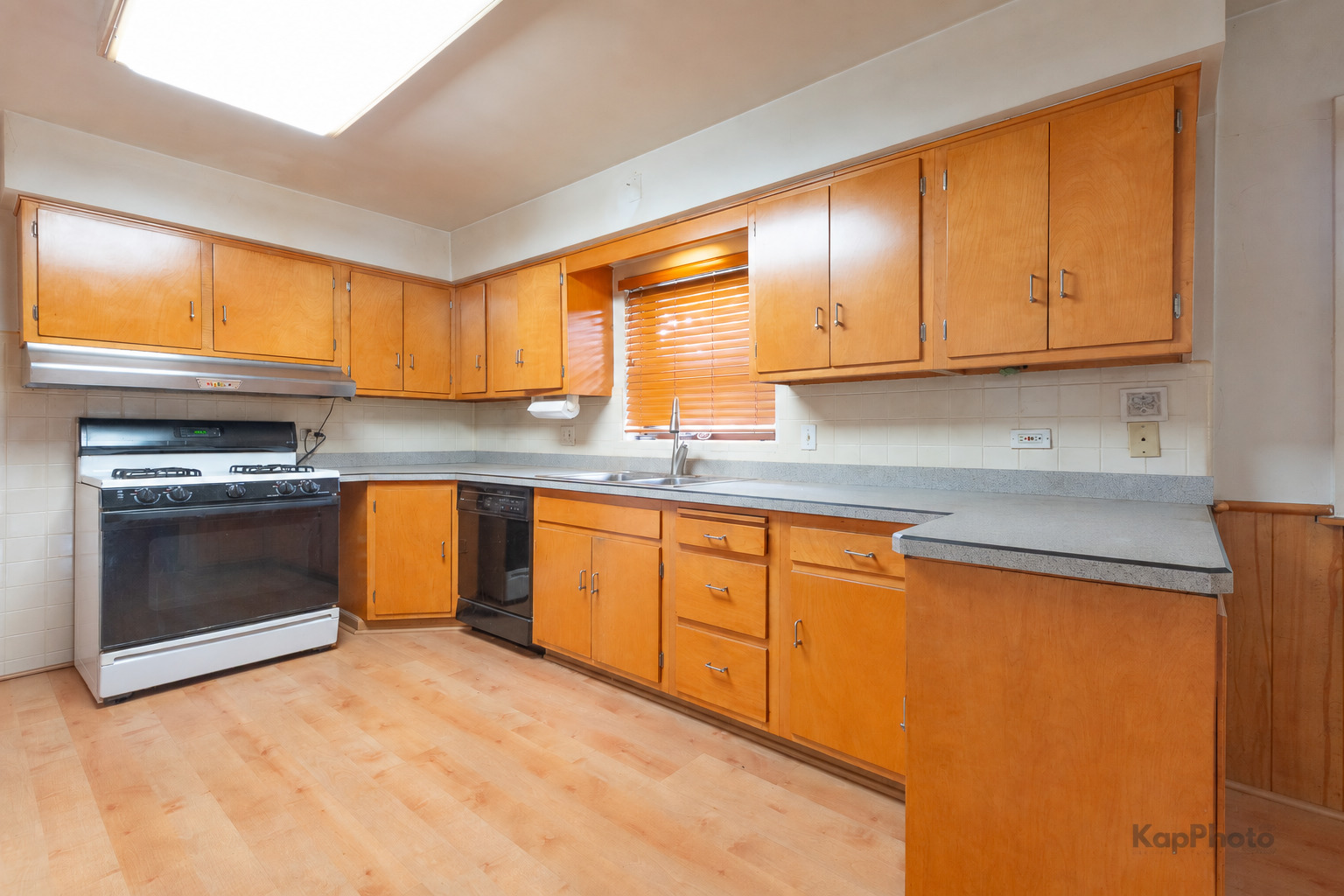 6557 N Christiana Avenue Property Photo 9
