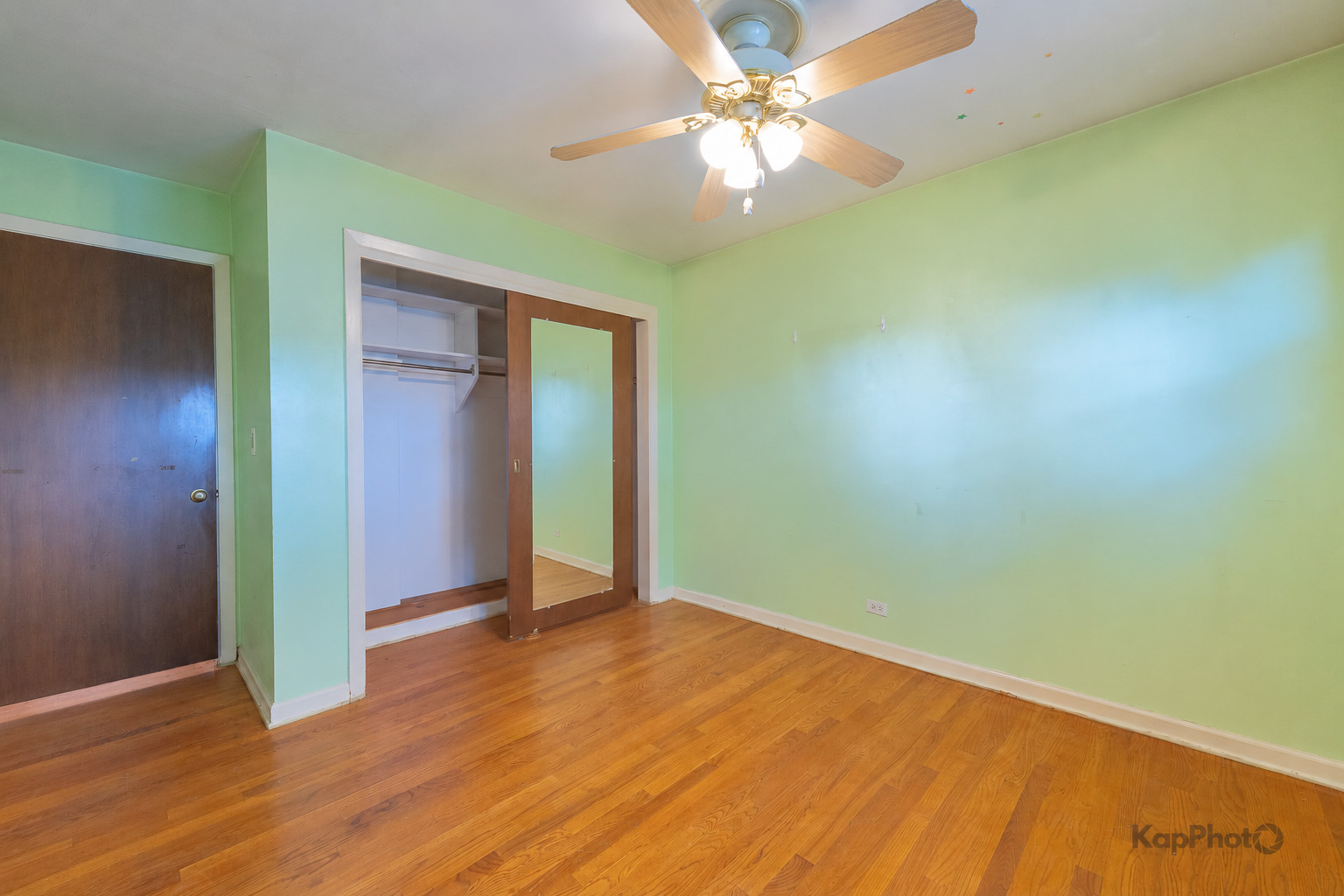 6557 N Christiana Avenue Property Photo 18