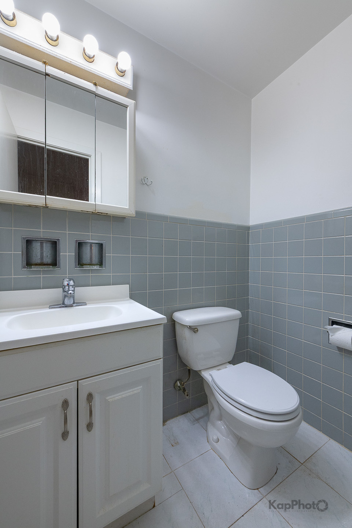 6557 N Christiana Avenue Property Photo 22