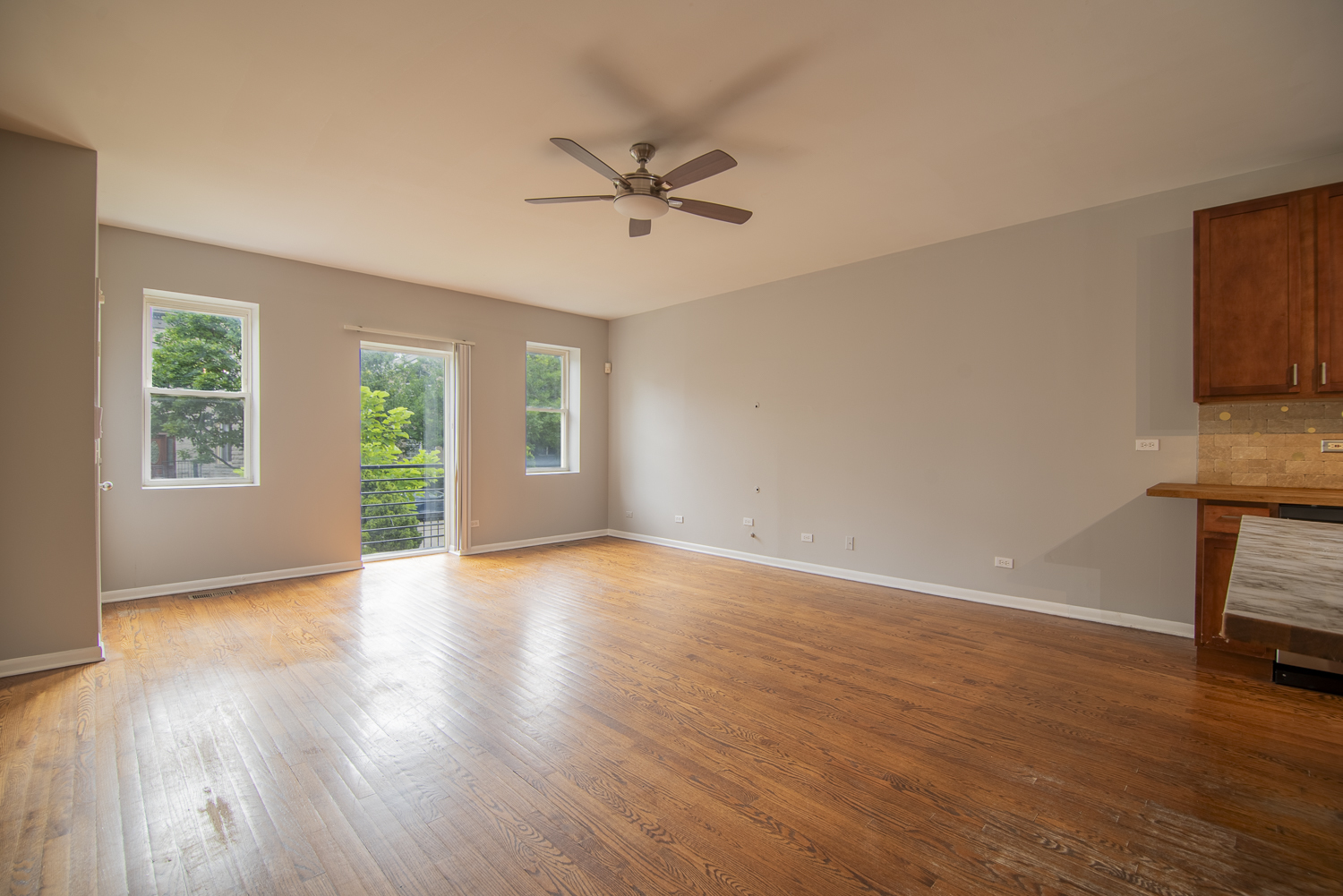 2328 W Washington Boulevard 1 Property Photo 2