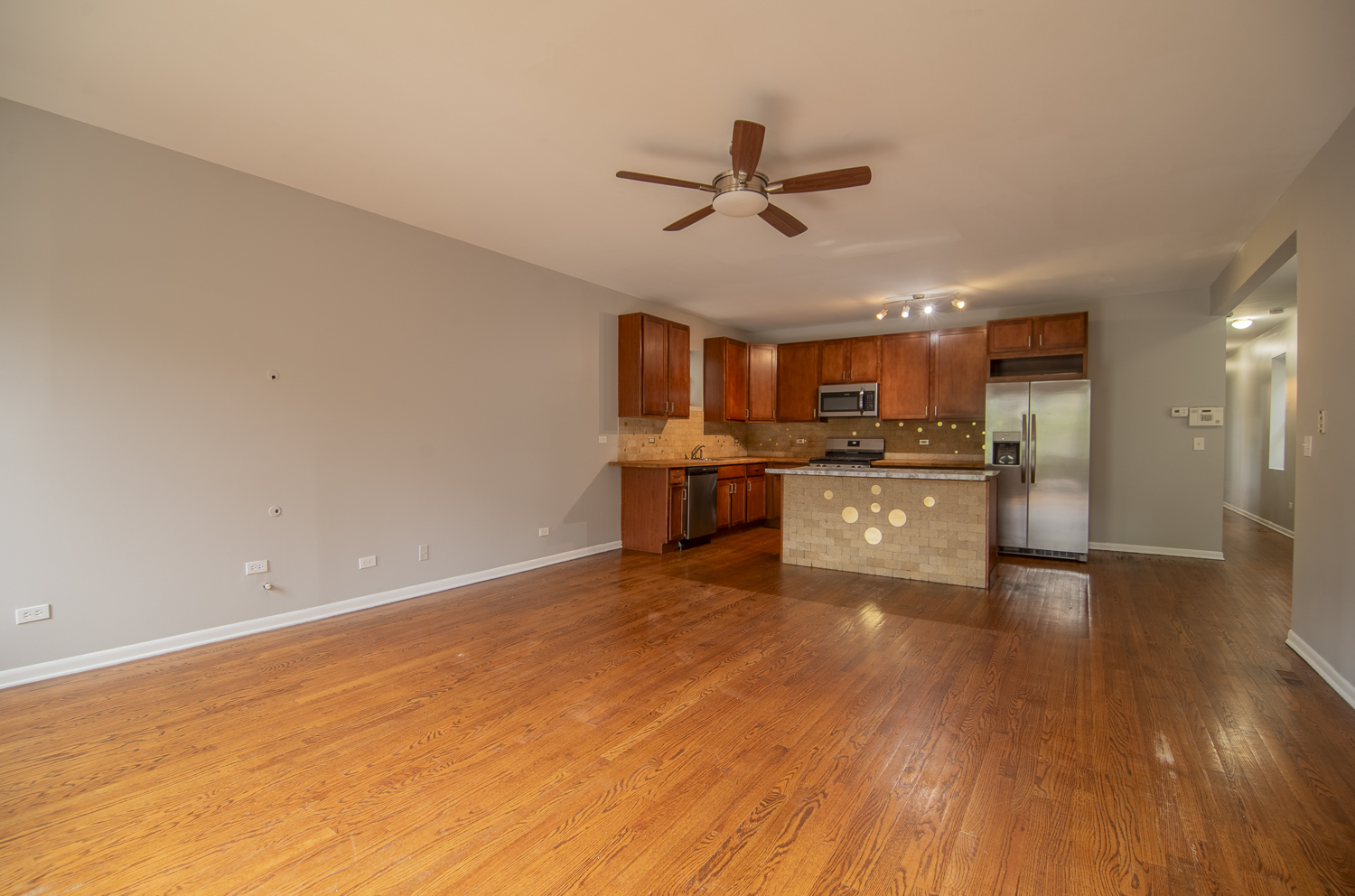2328 W Washington Boulevard 1 Property Photo 4