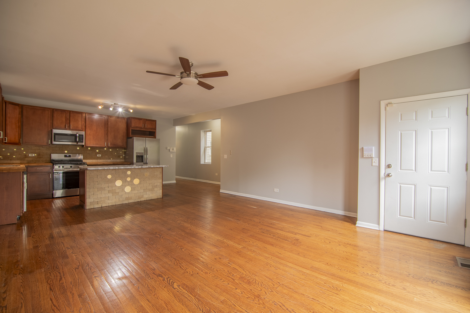 2328 W Washington Boulevard 1 Property Photo 5