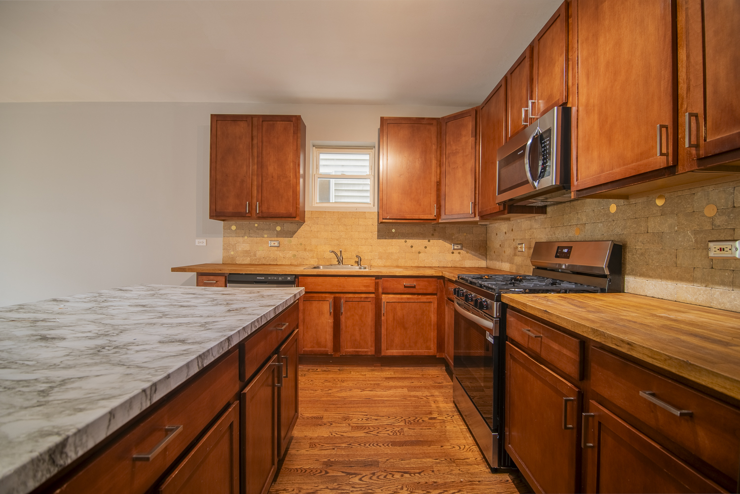 2328 W Washington Boulevard 1 Property Photo 8