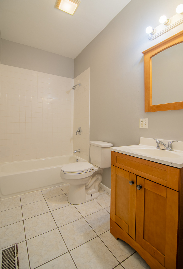 2328 W Washington Boulevard 1 Property Photo 15