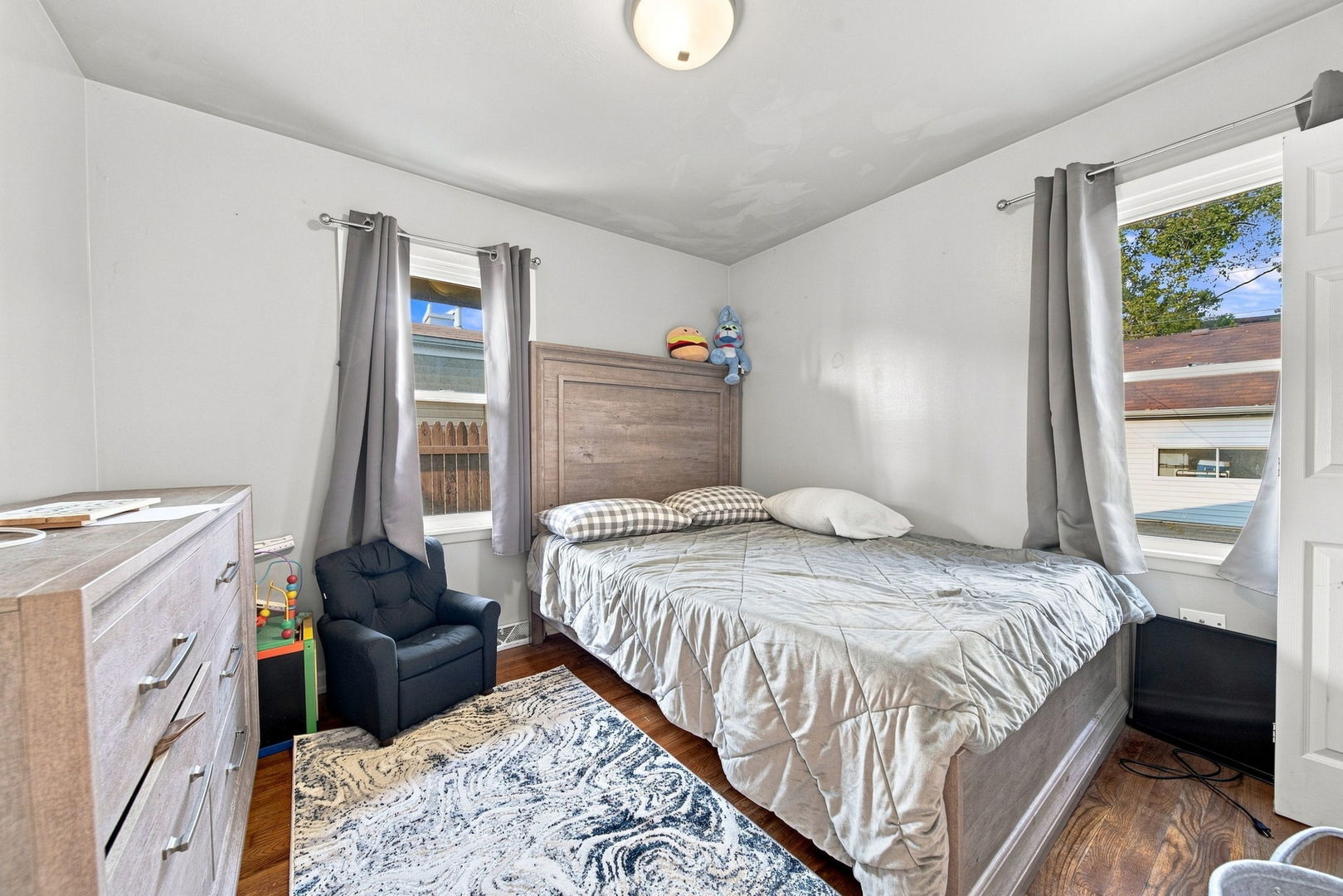 14727 S Richmond Avenue Property Photo 8