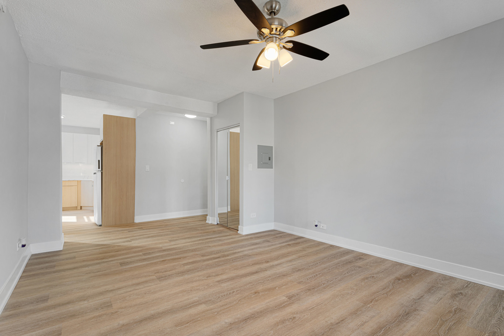 6026 N Winthrop Avenue 6f Property Photo 4