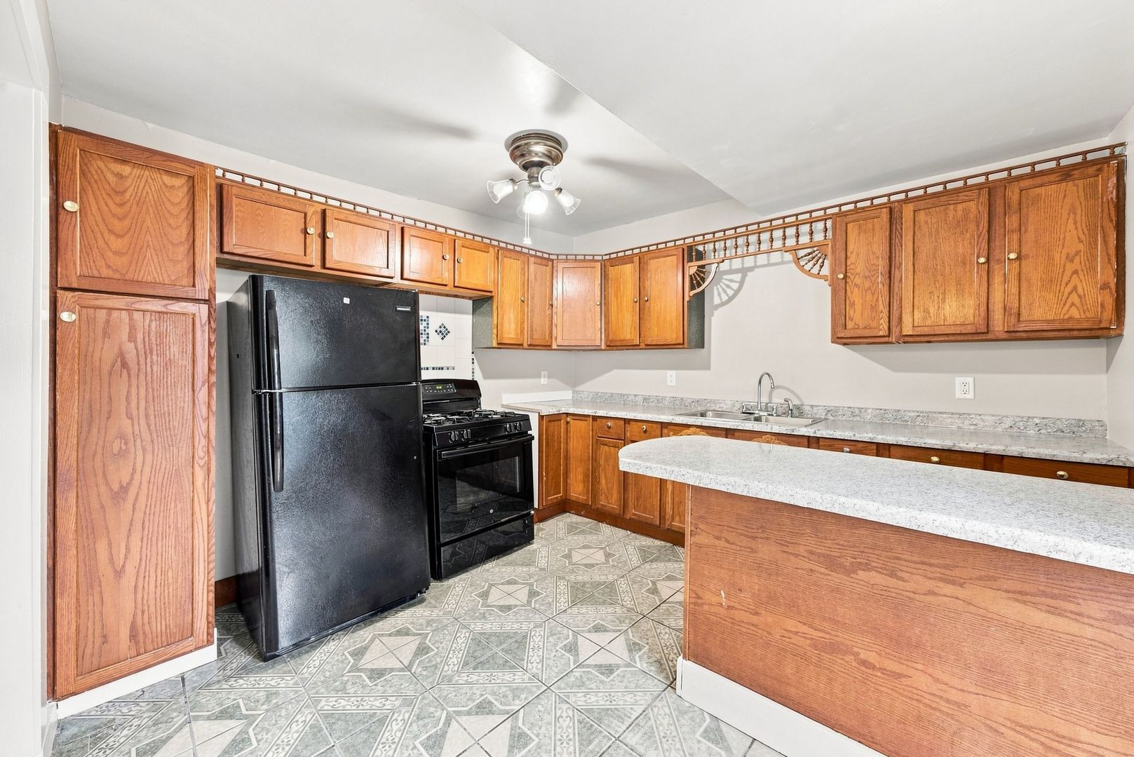 840 Douglas Avenue Property Photo 4