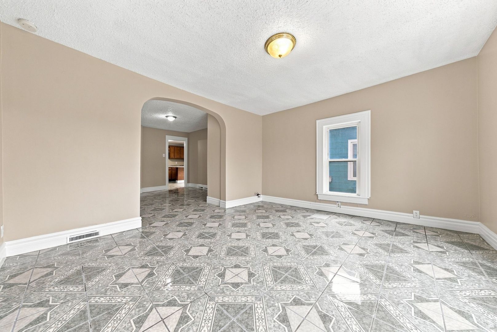840 Douglas Avenue Property Photo 13