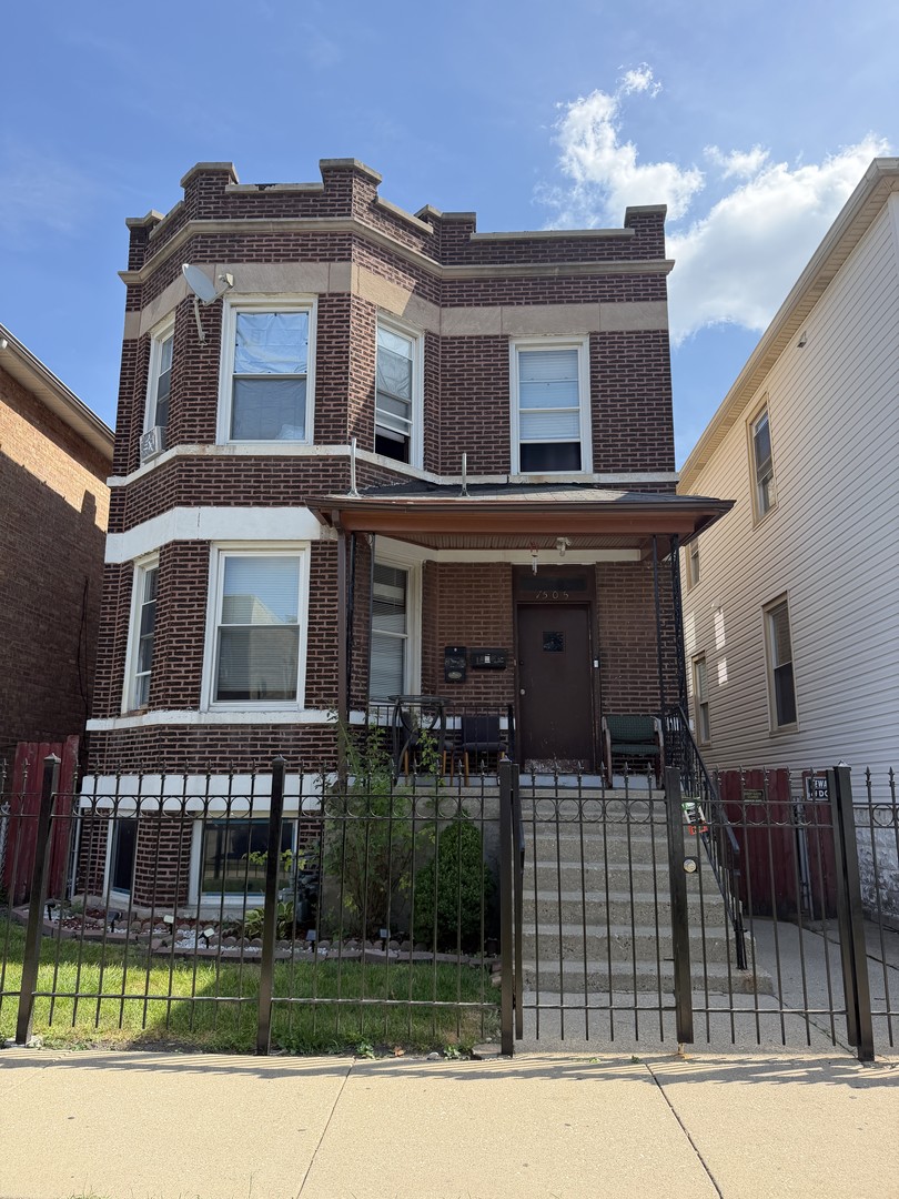 1505 S 51 Avenue Property Photo 1