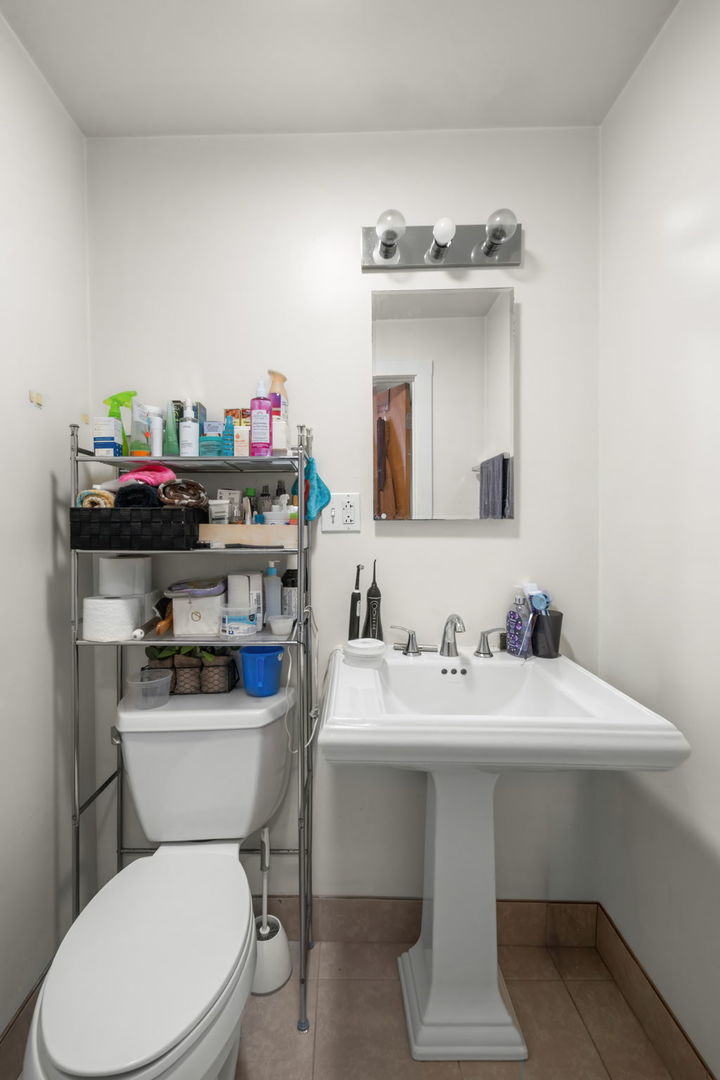 6431 N California Avenue Property Photo 27