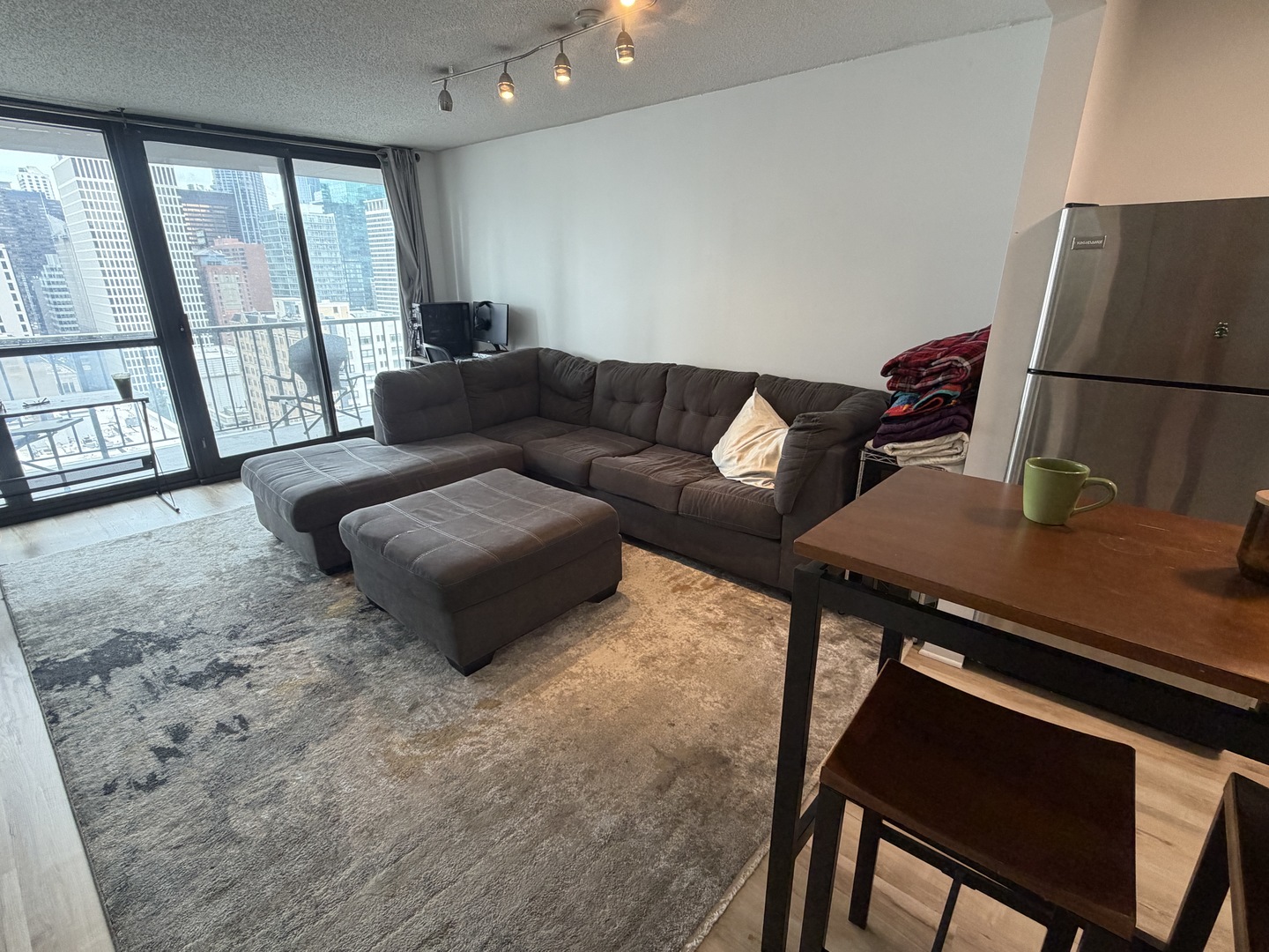 10 E Ontario Street 2012 Property Photo 7