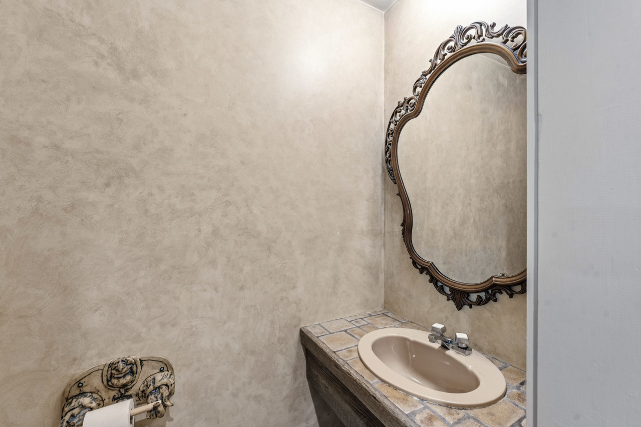 560 Thornmeadow Road Property Photo 13
