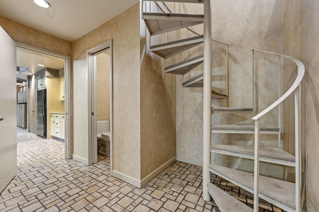 560 Thornmeadow Road Property Photo 14