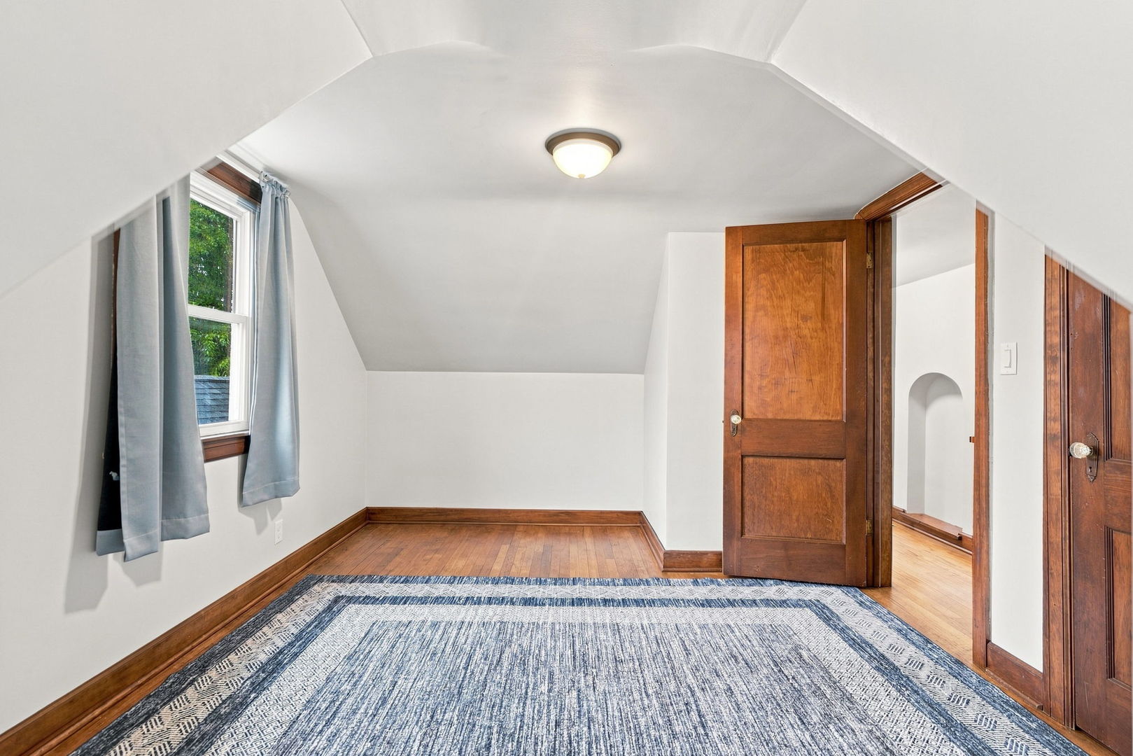 913 3rd Avenue Property Photo 11