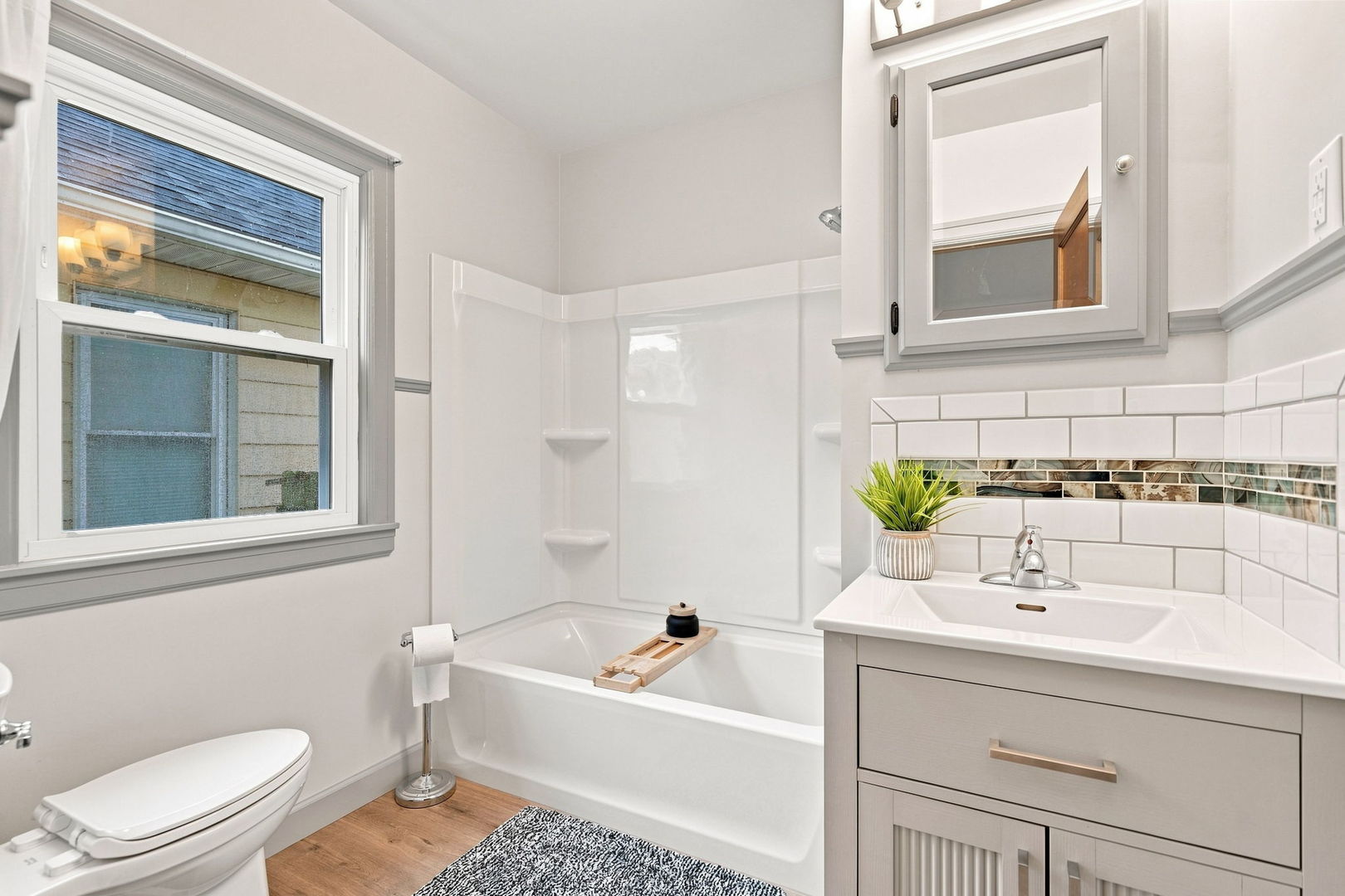 913 3rd Avenue Property Photo 16