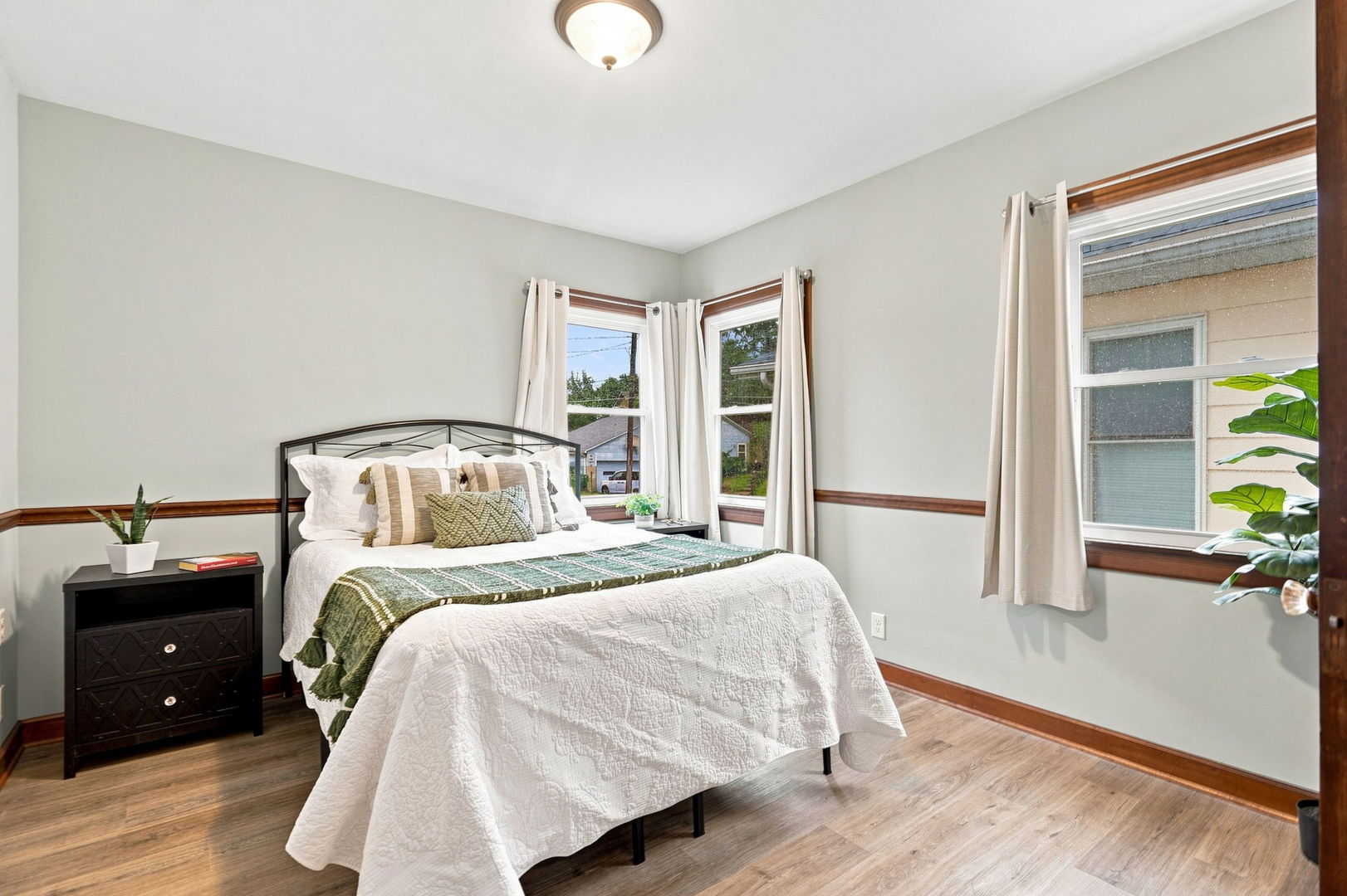 913 3rd Avenue Property Photo 17