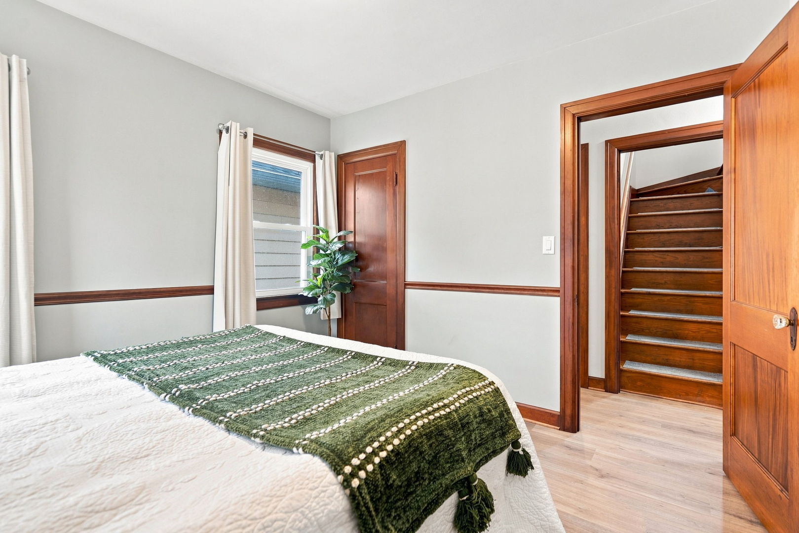 913 3rd Avenue Property Photo 18